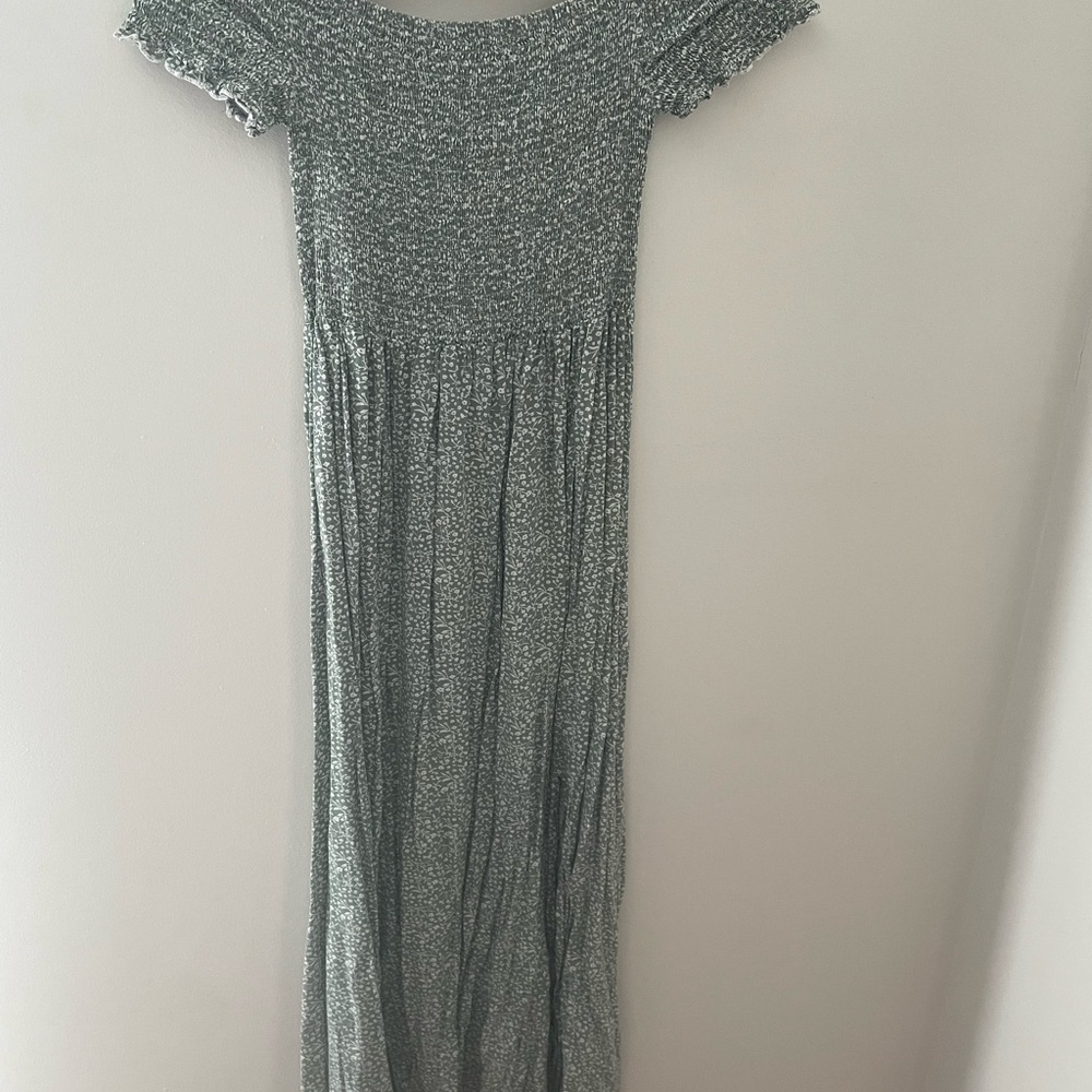 Chic Off-Shoulder Green Maxi Dress